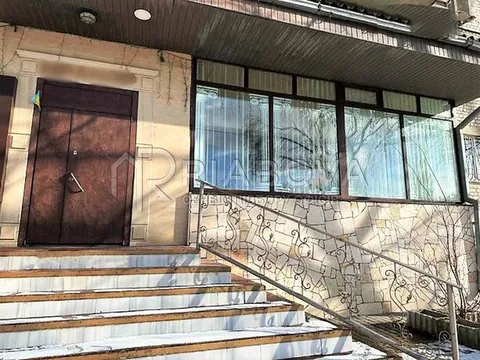 Аренда помещения, 360 метров на ул. Ушинского 19.